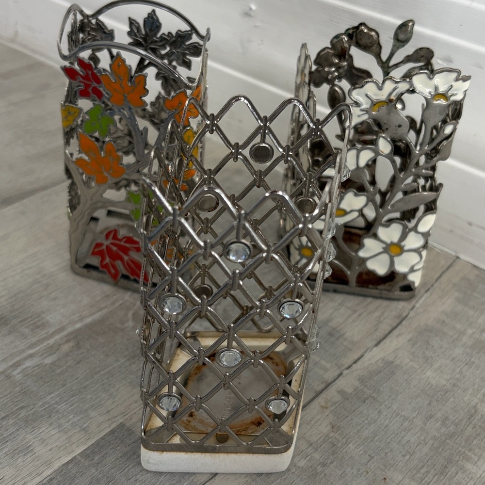 Bath & Body Works Silver Floral and Leaf soap Holder Set
